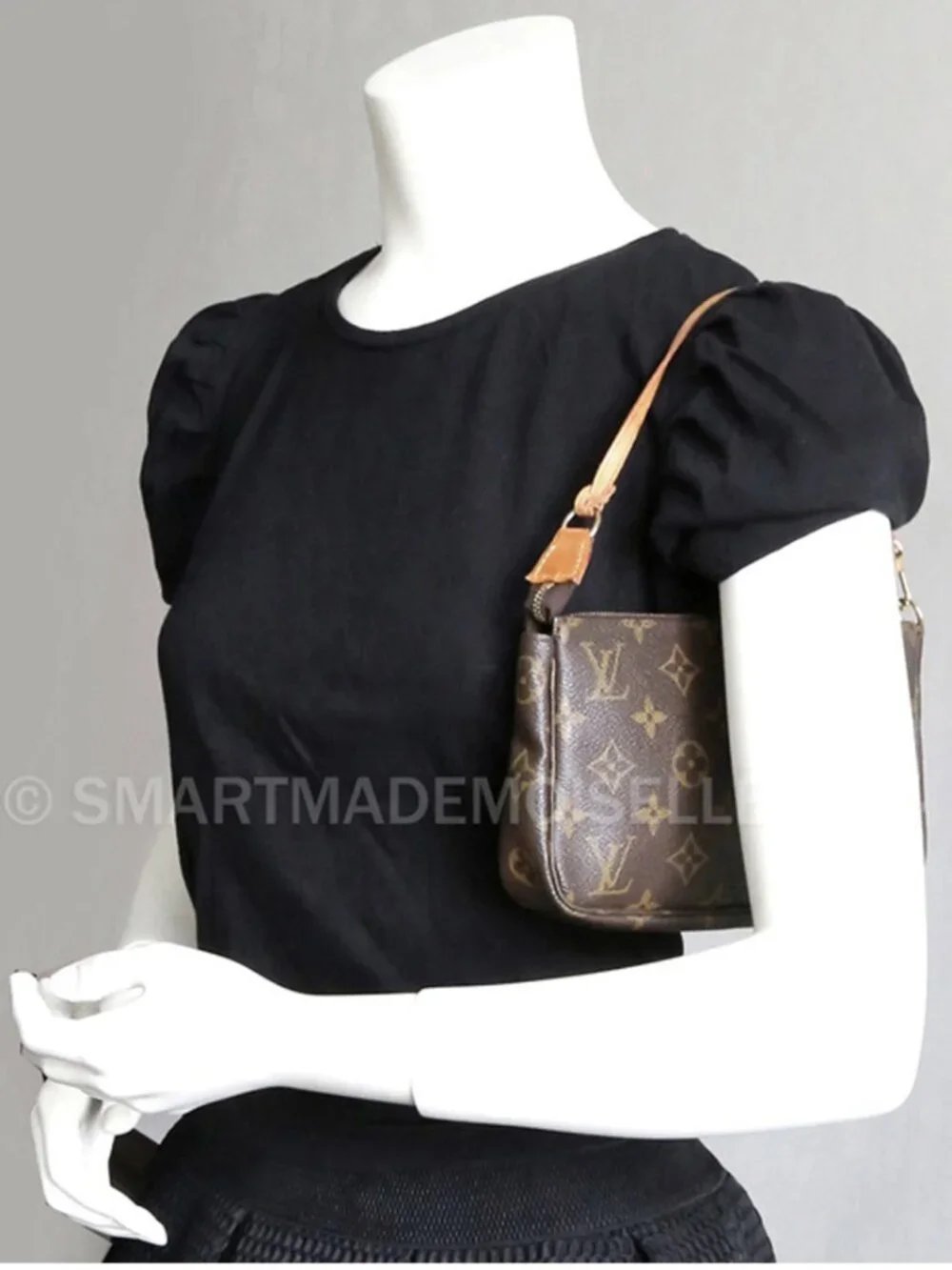 LV Pochette accessoires - Very good condition